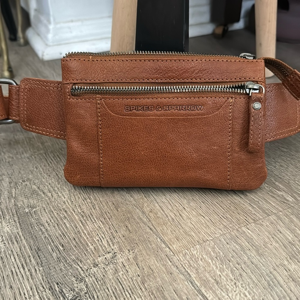 Spike and sparrow brown leather Fanny pack